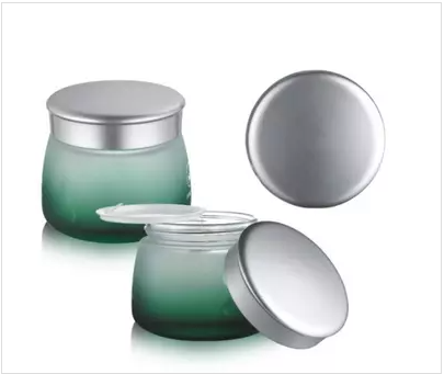 Cosmetic jar with lids.png